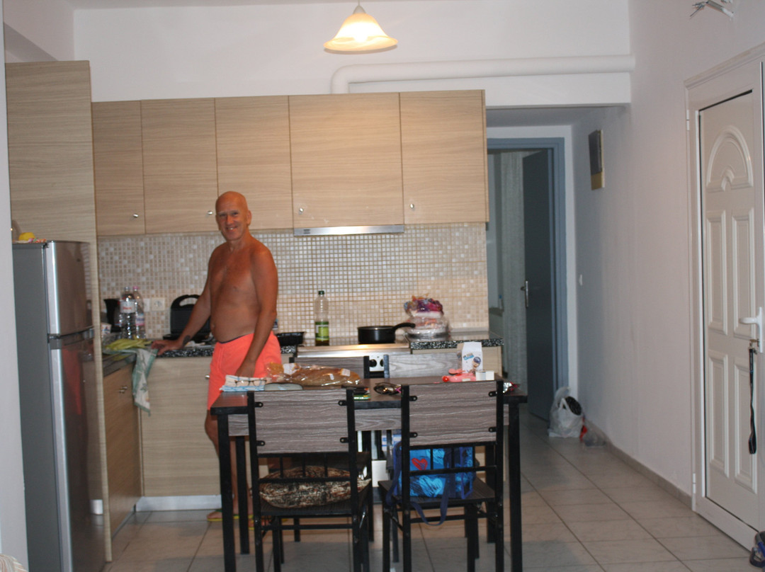 Eleana's Apartments