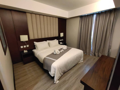 梅里顿酒店主图