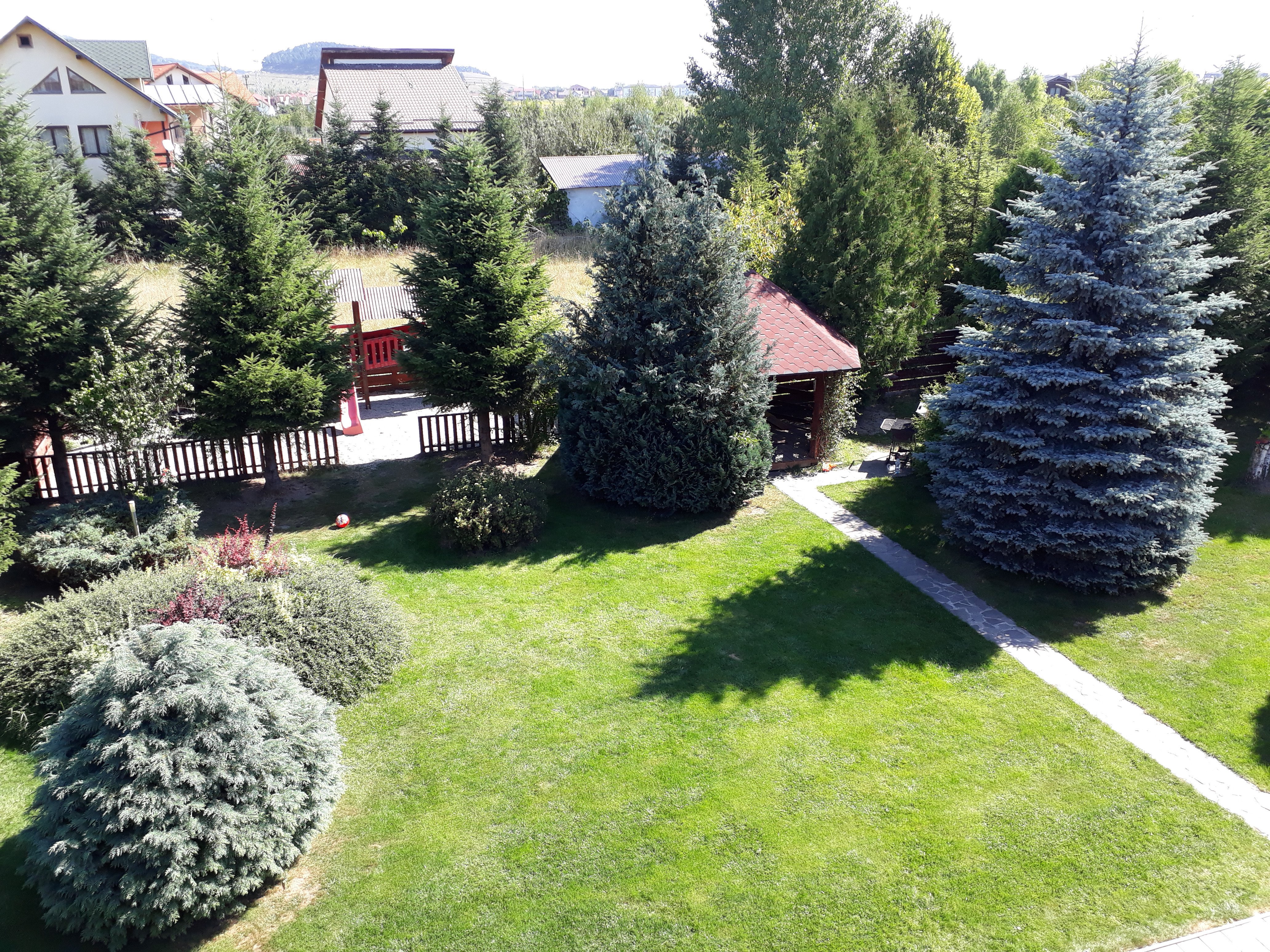 Pensiunea ELA-官方