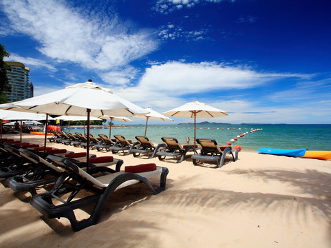 芭堤雅盛泰澜幻影海滩度假村主图