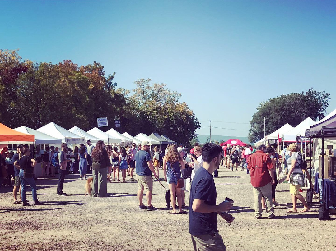 Burlington Farmers Market景点图片