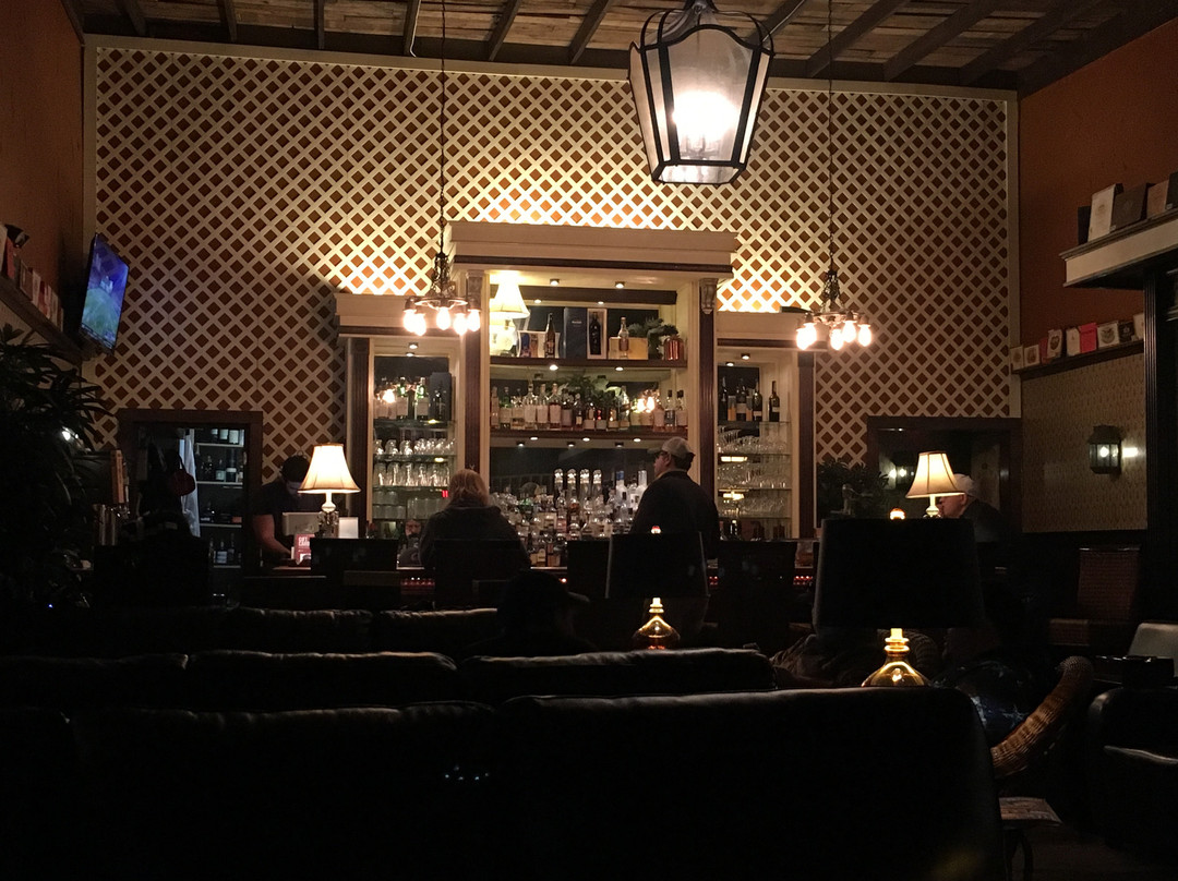Ernesto's Cigar Lounge and Bar景点图片