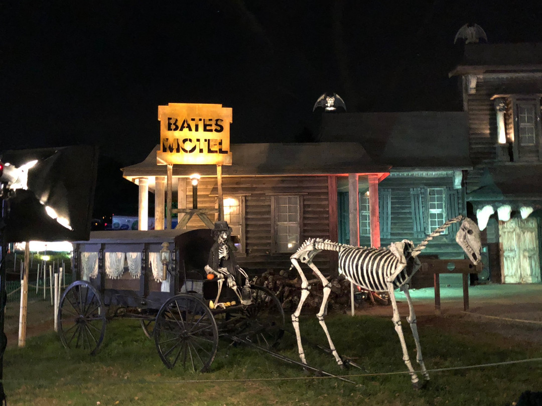 Bates Motel and Haunted Hayride景点图片