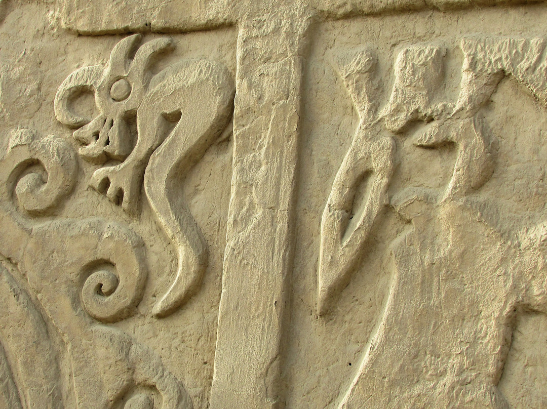 Huaca Arco-Iris or Huaca El Dragon-特鲁希略必去景点