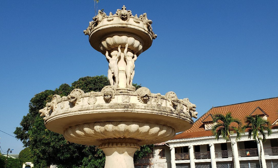 Fontaine De Montravel-卡宴必去景点