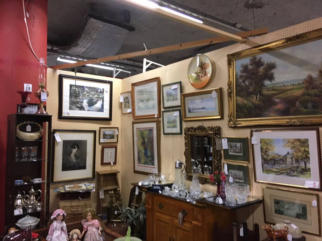 Brackley Antique Cellar-Brackley必去景点