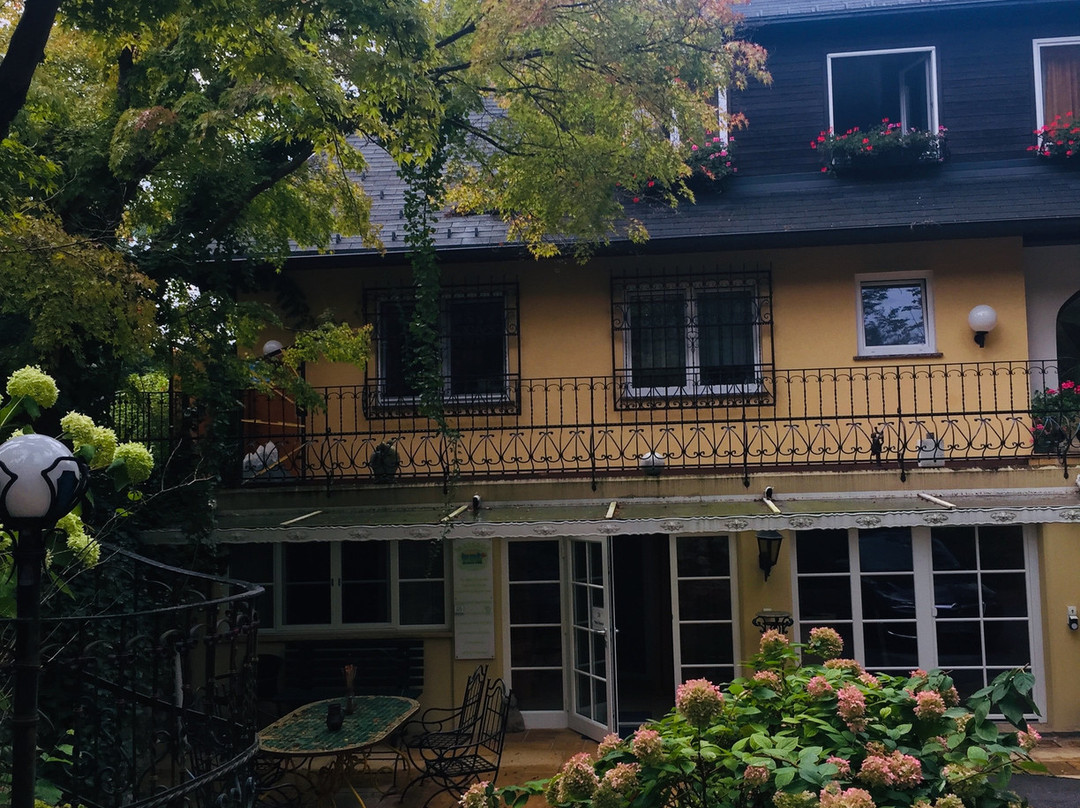 Häuserl im Wald主图