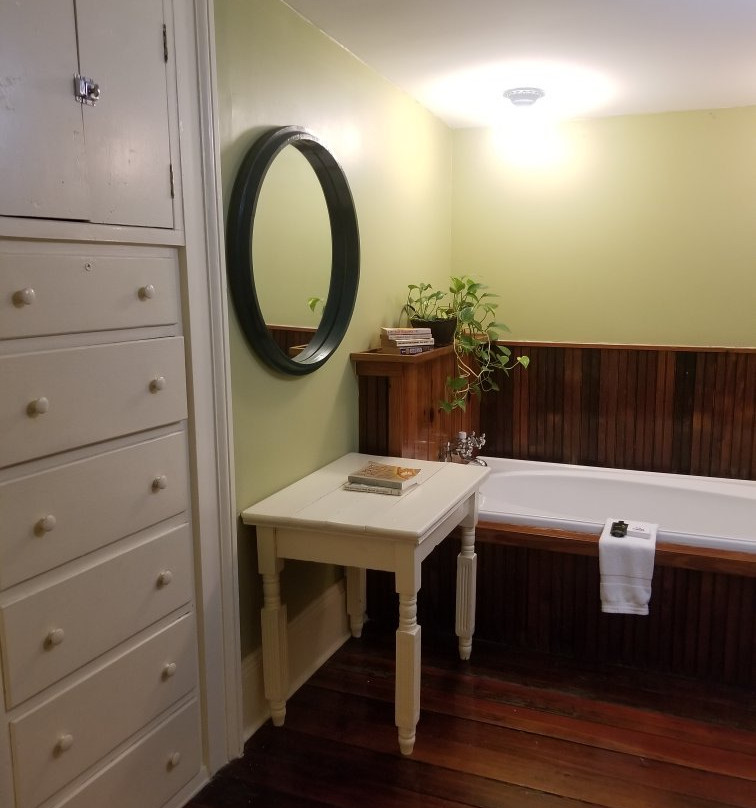 Rothschild - Pound House Inn主图