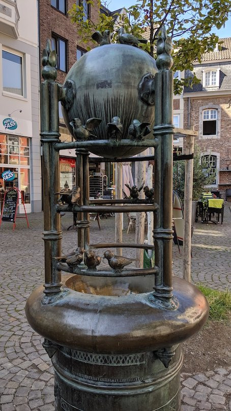 Spatzenbrunnen-亚琛必去景点
