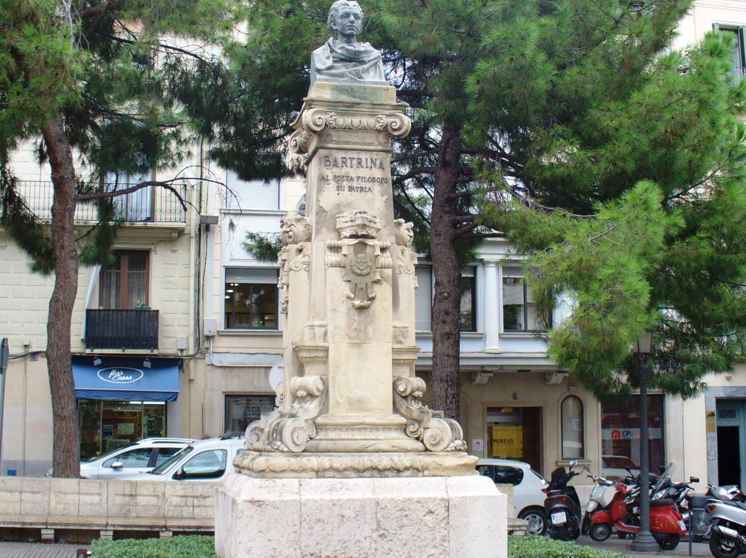 Monumento a Joaquim María Bartrina-雷乌斯必去景点