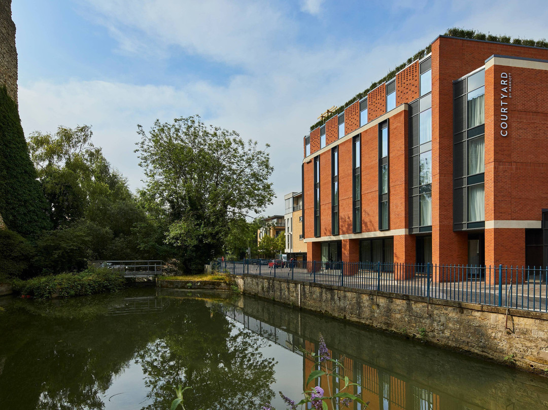 Courtyard by Marriott Oxford City Centre主图