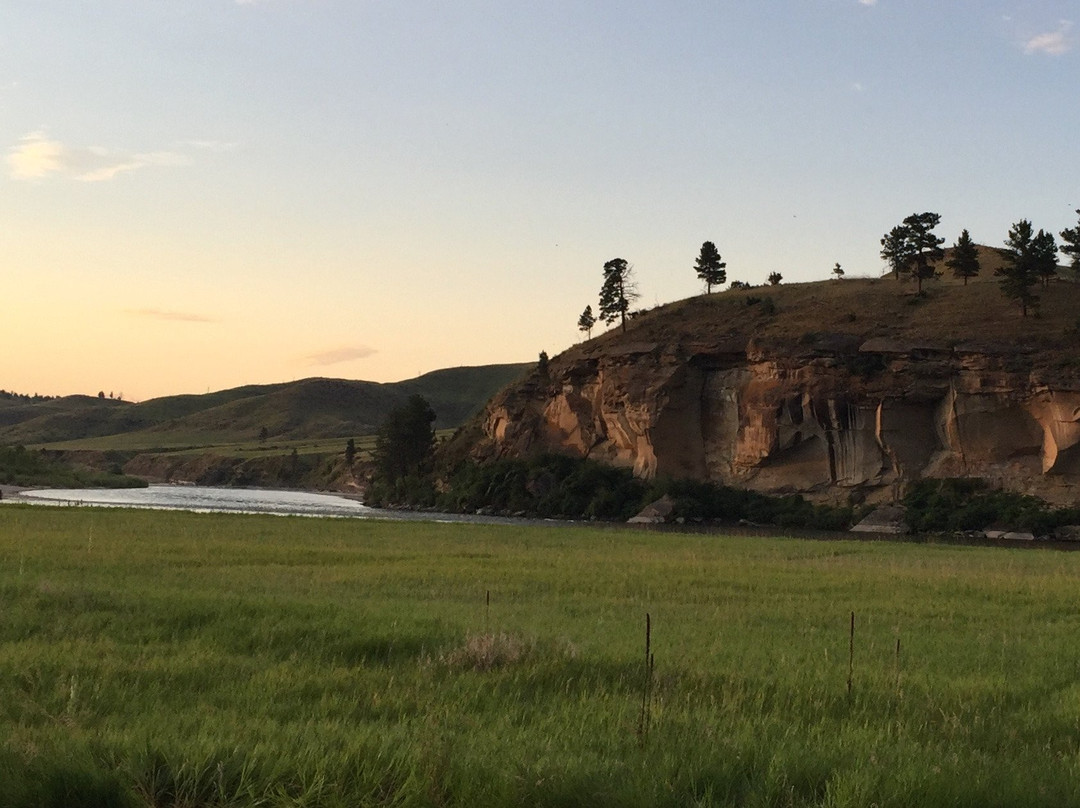 黄石河小屋木屋住宿加早餐旅馆主图