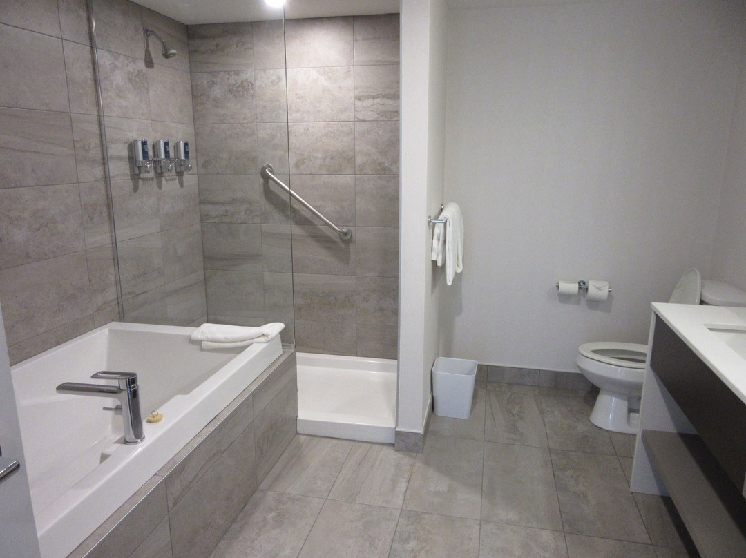 Four Points by Sheraton Levis Convention Centre主图