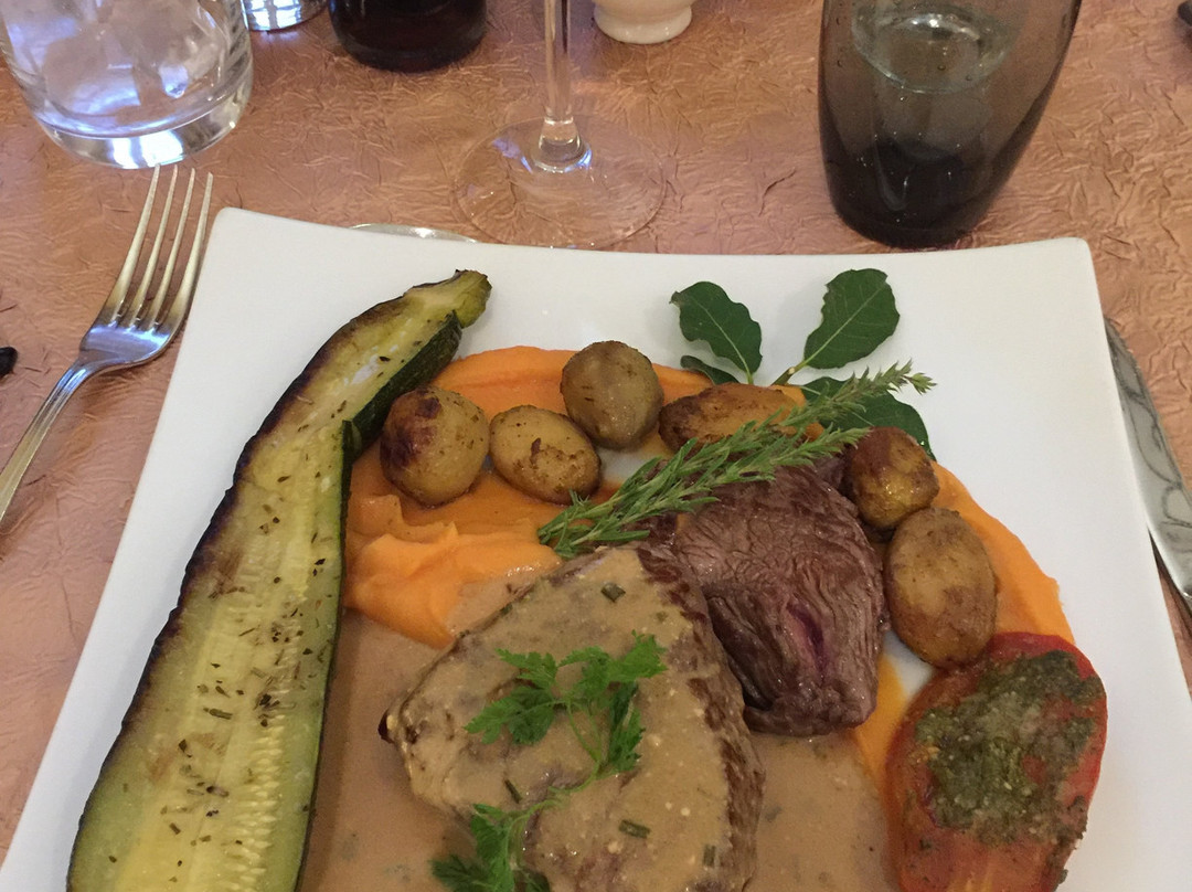 Logis Hôtel de la Tour主图