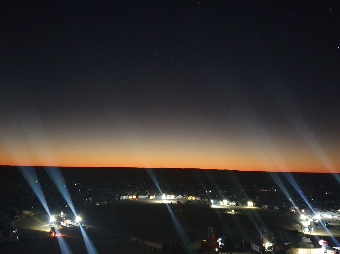 Big Red Sand Dune-Birdsville必去景点
