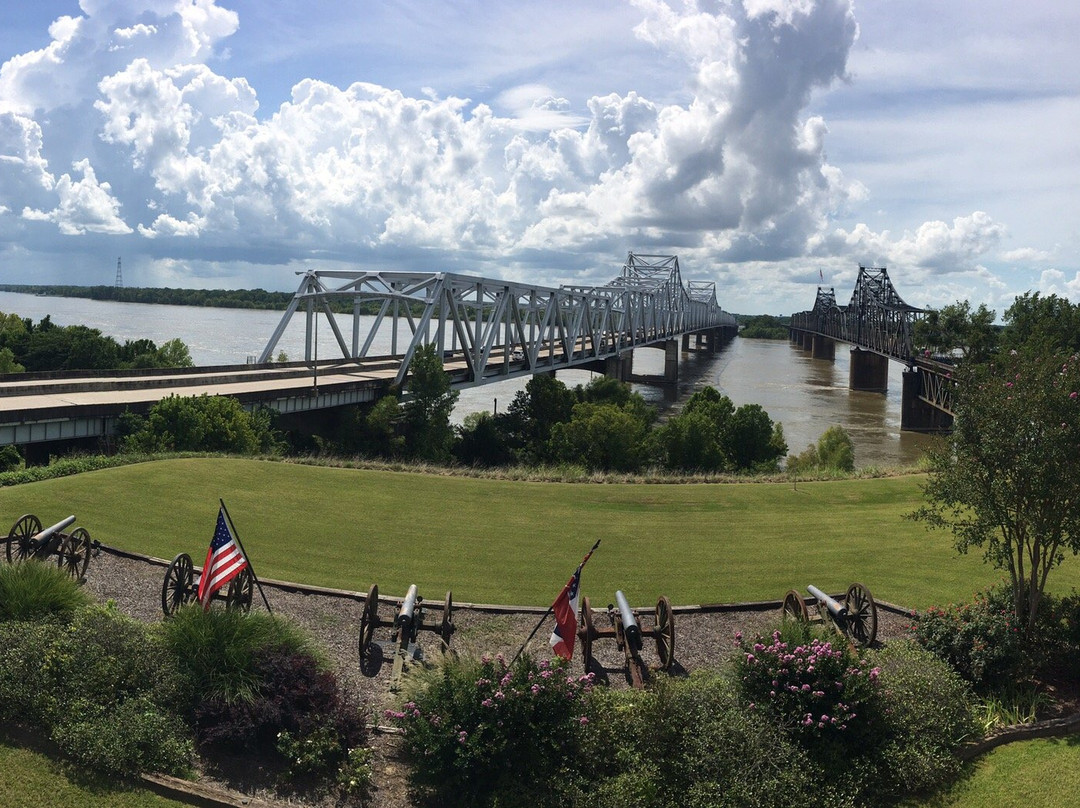Vicksburg Bridge景点图片