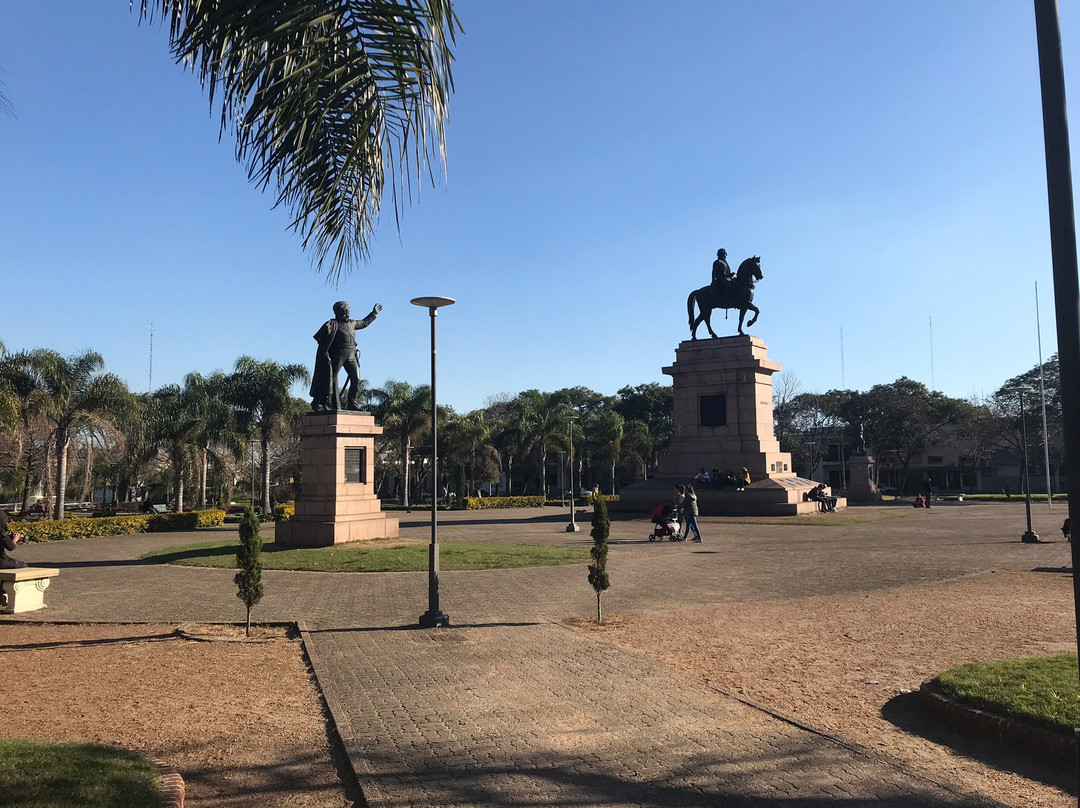 Plaza Artigas-Salto必去景点