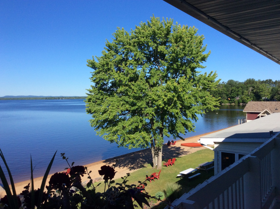 Sands on Golden Lake主图