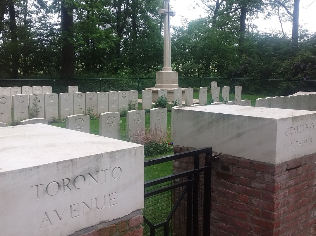 Toronto Avenue Cemetery景点图片