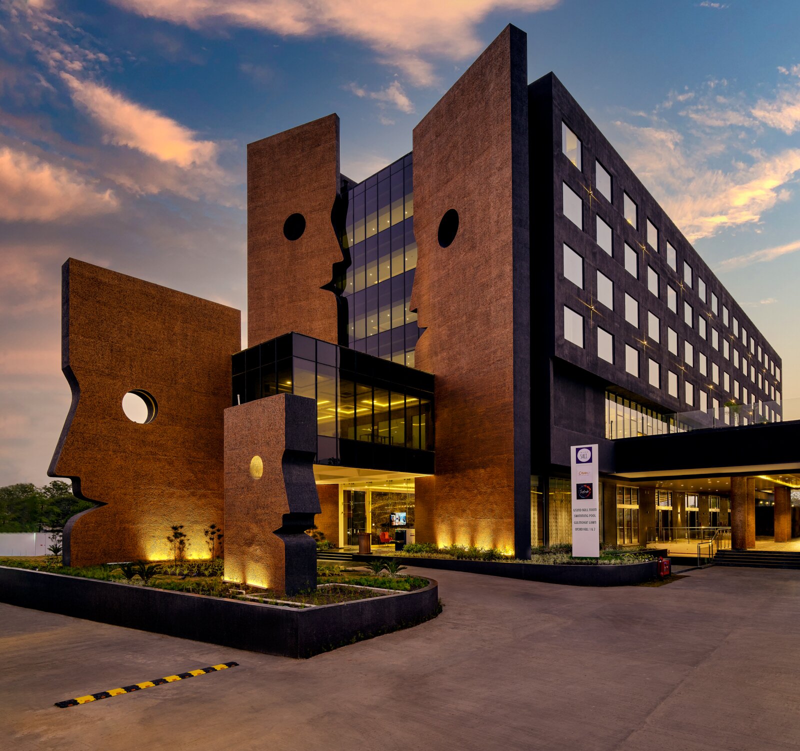 Essentia Luxury Hotel Indore-浴室