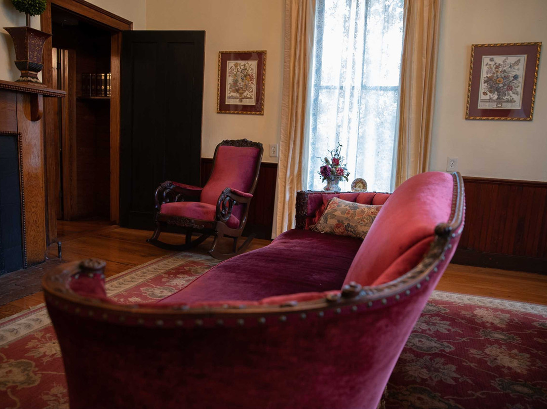 Adair Manor Bed and Breakfast主图