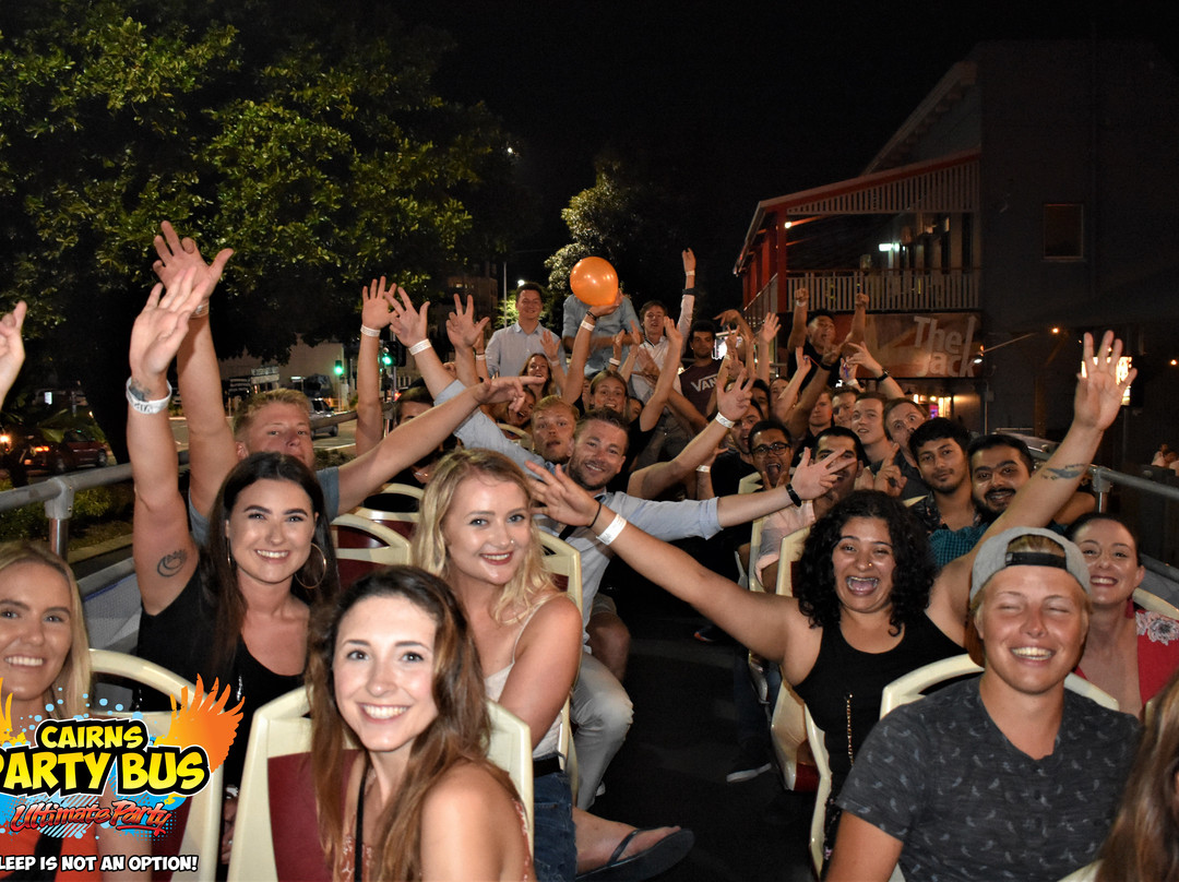 Ultimate Party Bus-凯恩斯必去景点