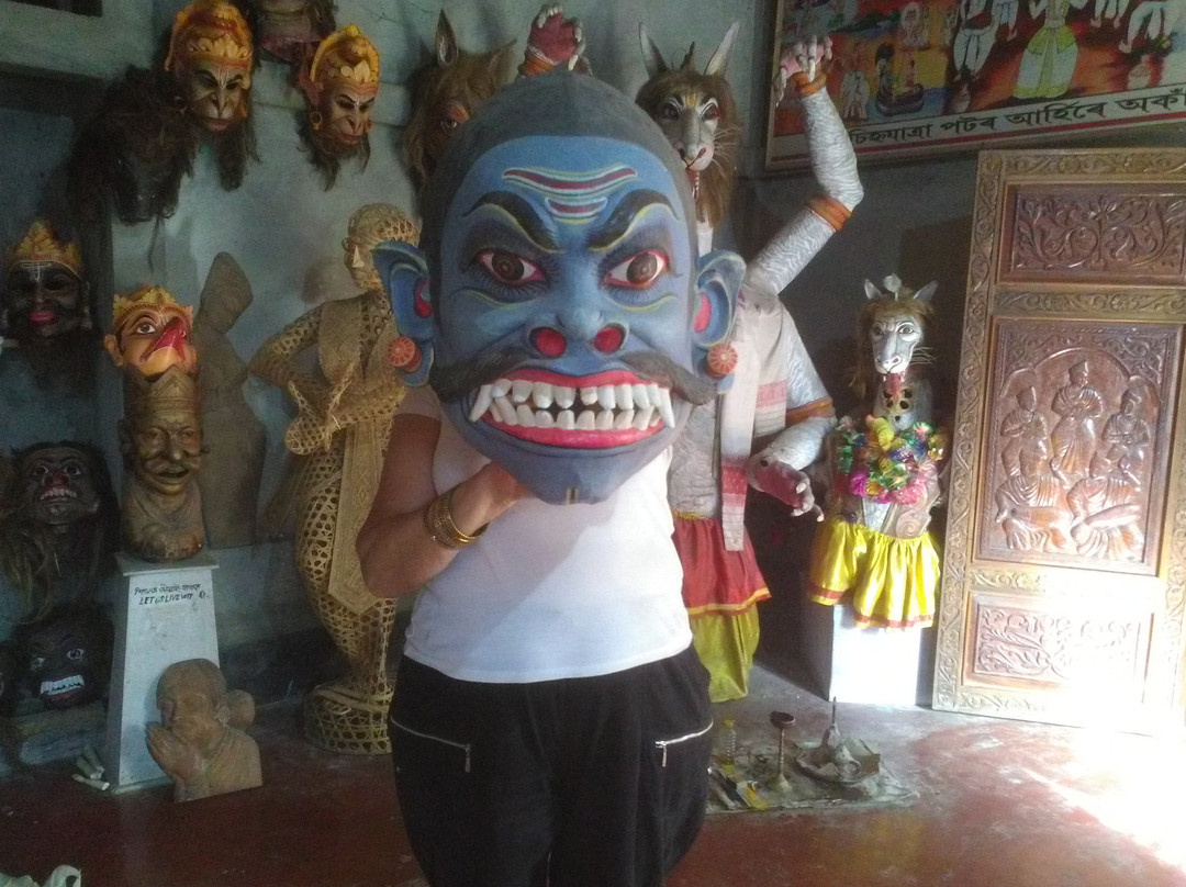 Mask Masking at Samaguri Satra景点图片
