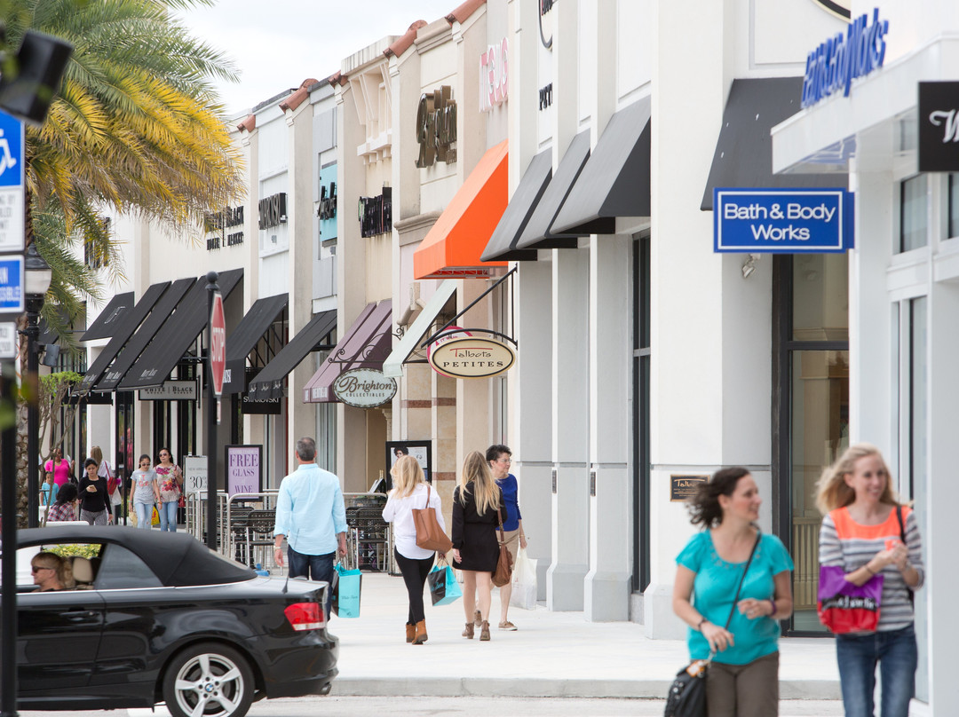 Shops at Pembroke Gardens-彭布罗克派恩斯必去景点