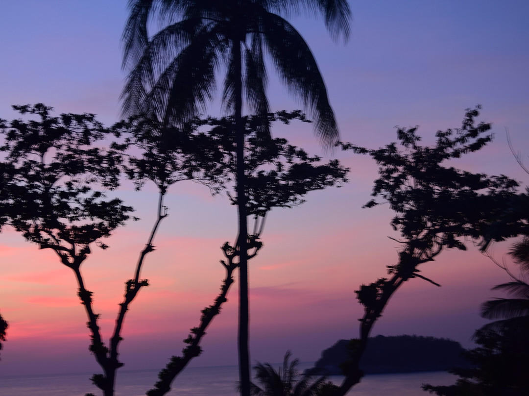 普吉岛卡塔家庭式酒店主图