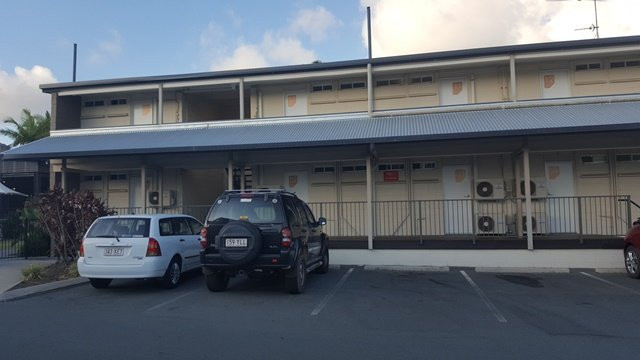 Nightcap at Golden Beach Tavern主图