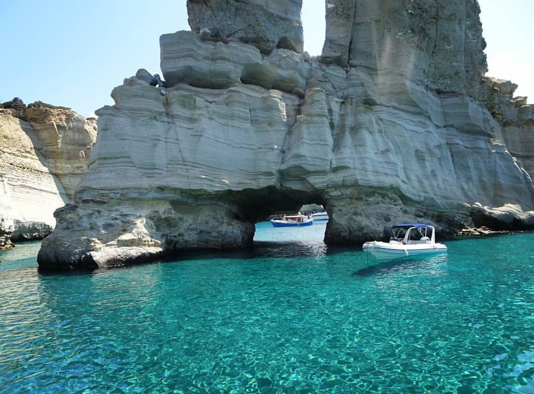 Rent Boat Milos-Adamas必去景点