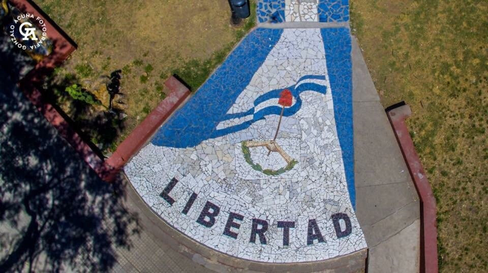 Plaza Juan B. Alberdi景点图片