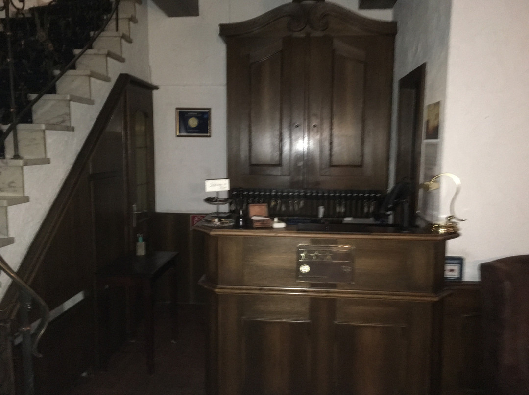 皇宫城堡酒店主图