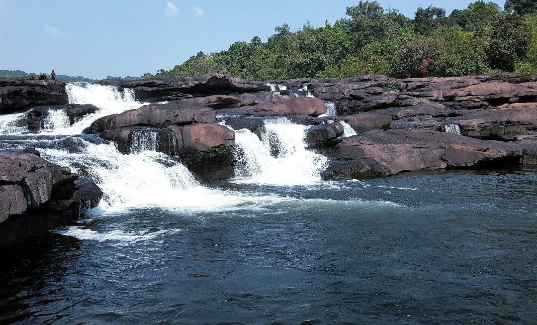 Tatai Waterfall景点图片
