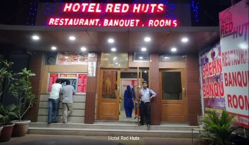 Hotel Red Huts