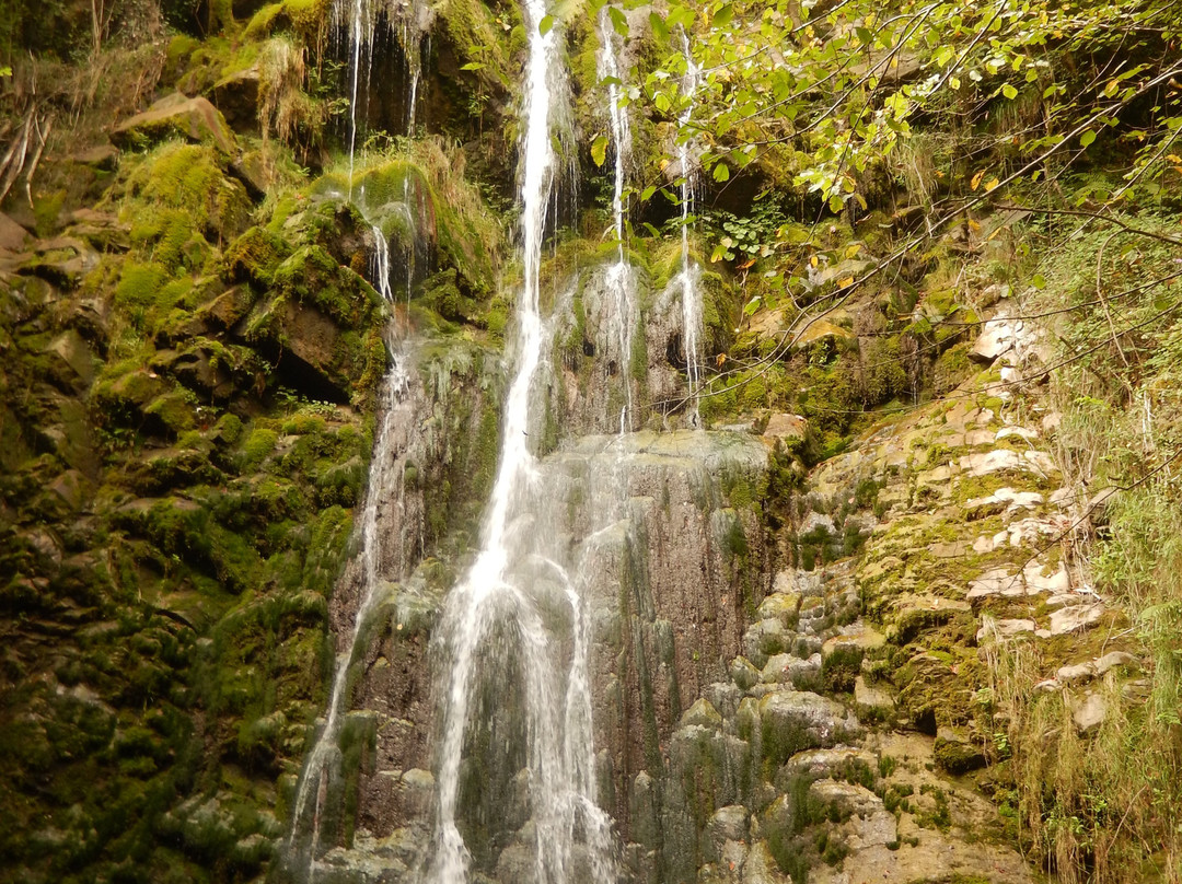 Cascada de Xurbeo景点图片