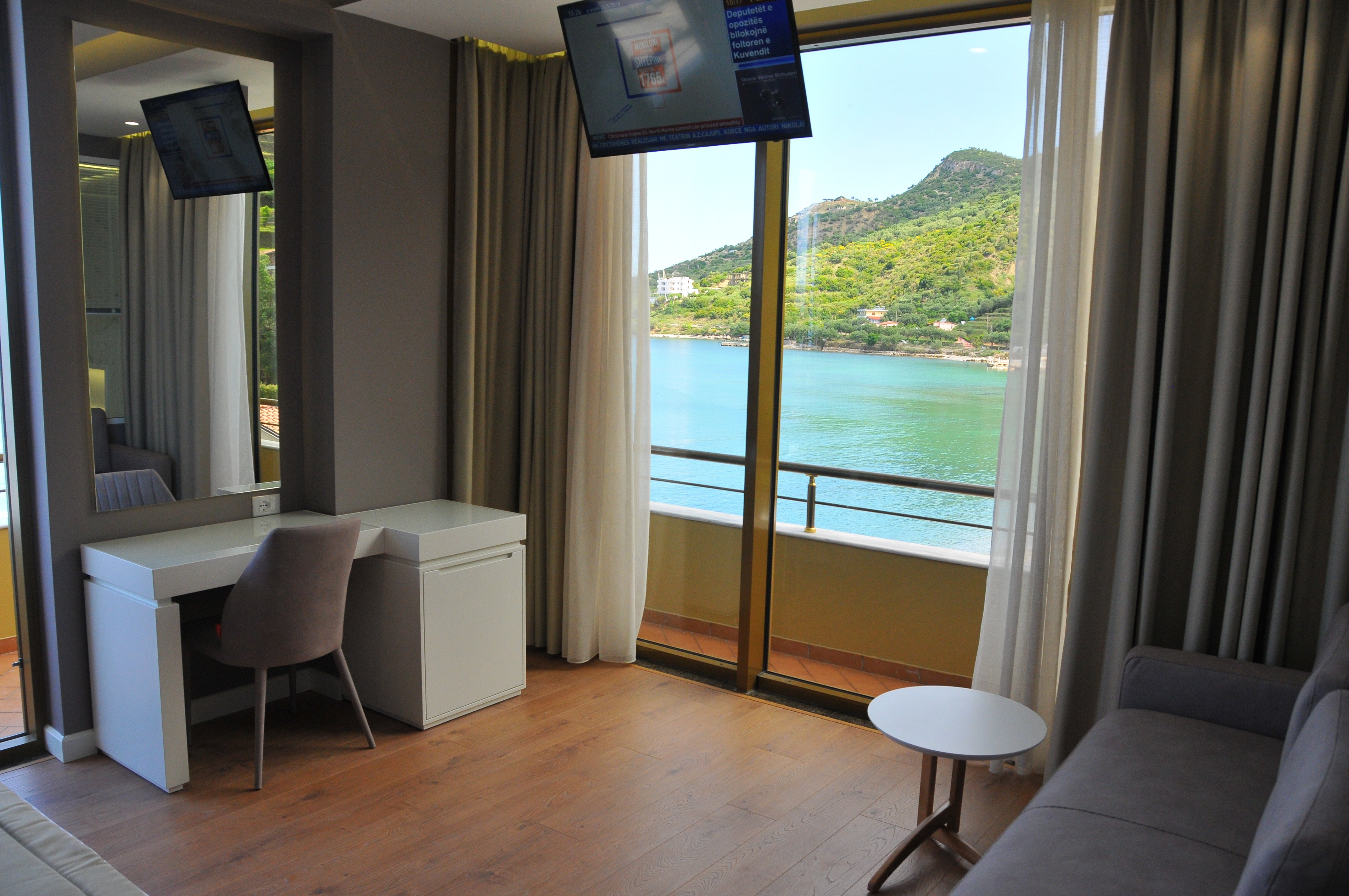 Paradise Beach Hotel-官方