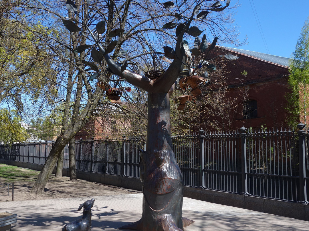 Wish Tree Sculpture景点图片