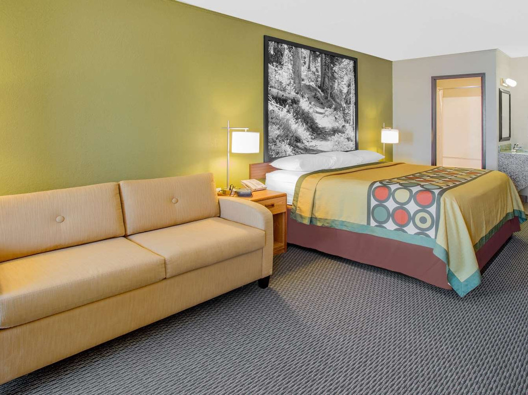 Super 8 by Wyndham Windsor/Madison North主图