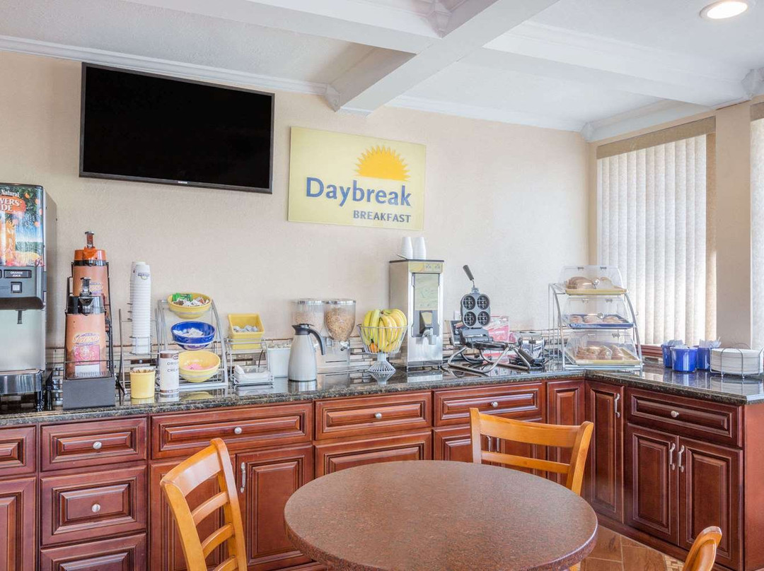 基恩城戴斯酒店主图