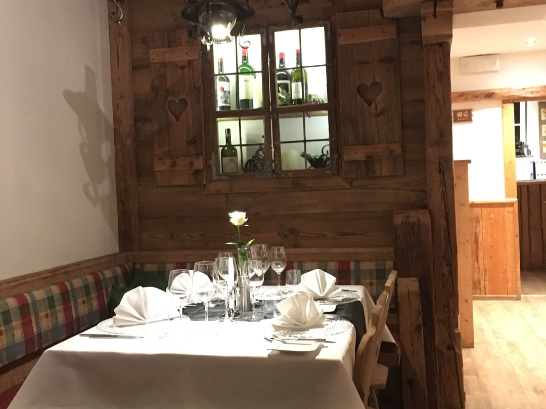 Otztal-Bahnhof餐馆和美食-Restaurant Dorfstüberl