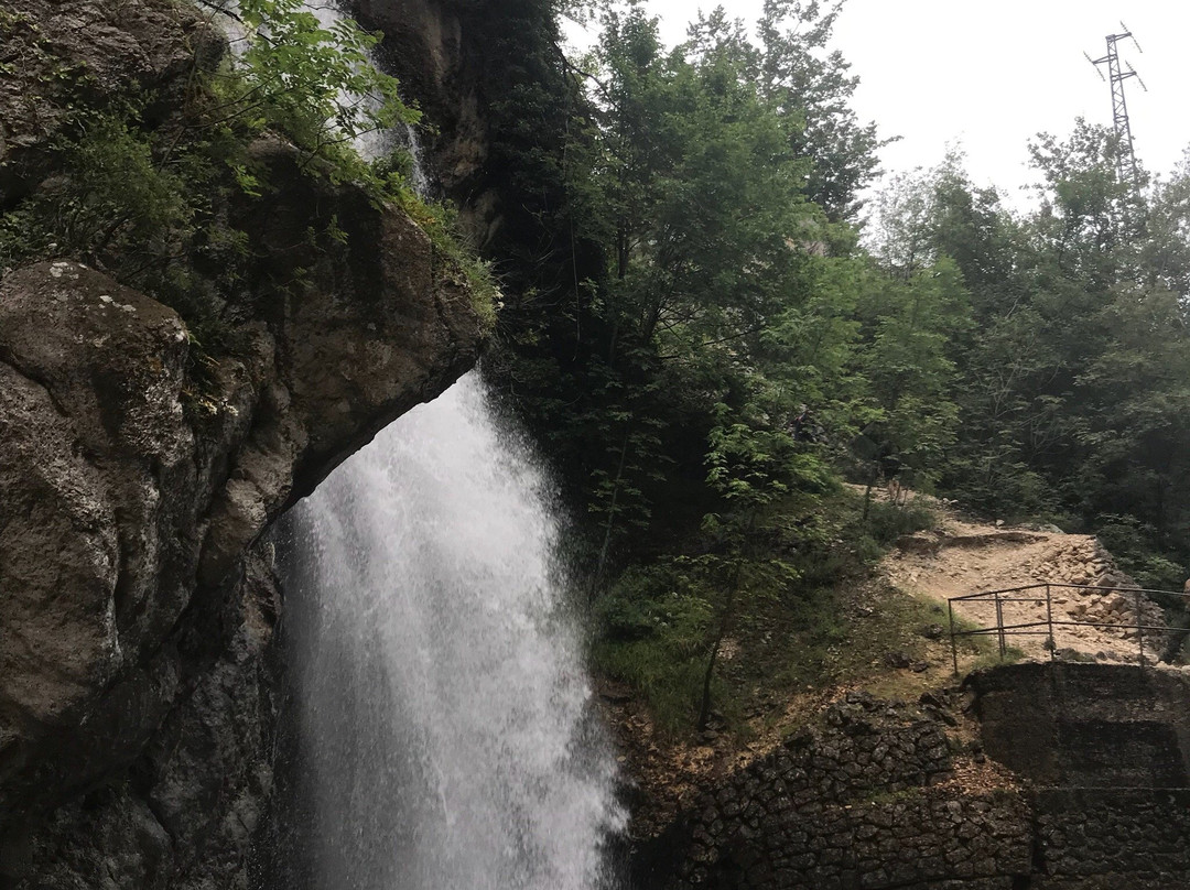 Cascata del Vitello d'Oro景点图片