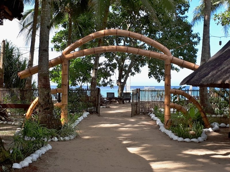 Big Bamboo Beach Resort Sipalay