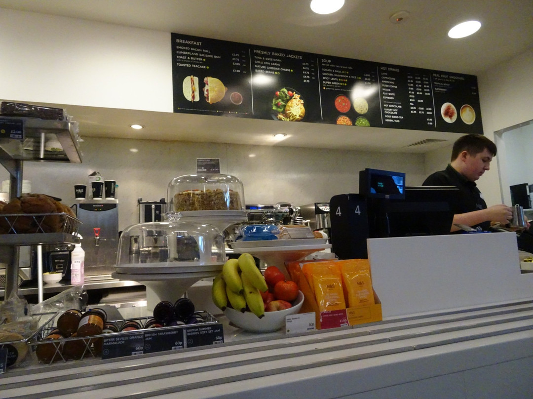 Almondbank餐馆和美食-M & S
