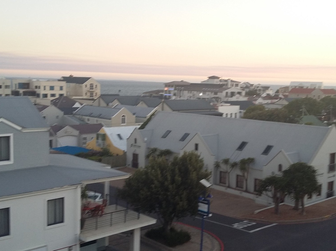 Whale Coast All Suite Hotel主图