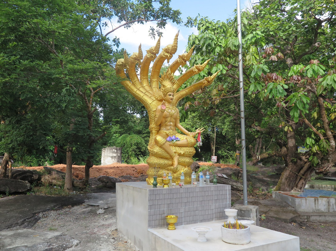 Wat Tham Patihan-孔尖必去景点