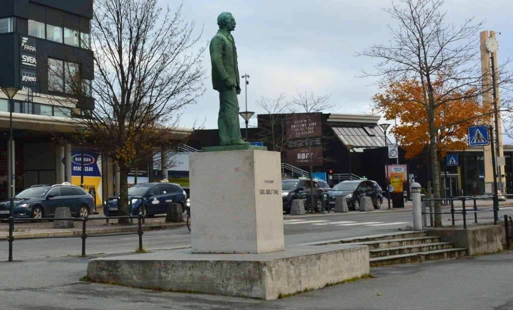 Carl Adolf Dahl Statue景点图片