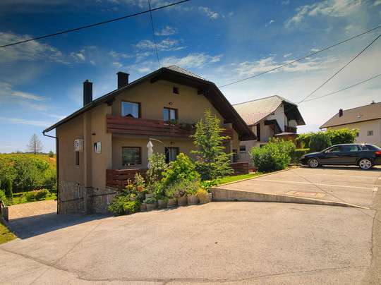 Donna Plitvice Lakes主图