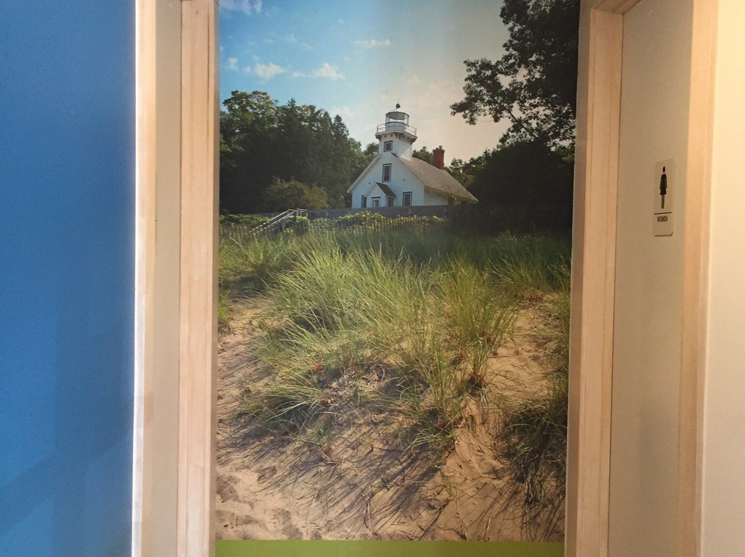 Traverse City Tourism Visitor Center-特拉弗斯城必去景点