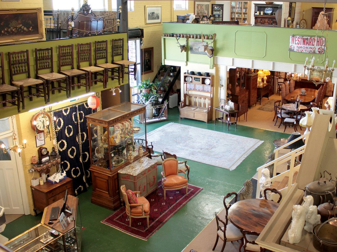 Collinge Antiques景点图片